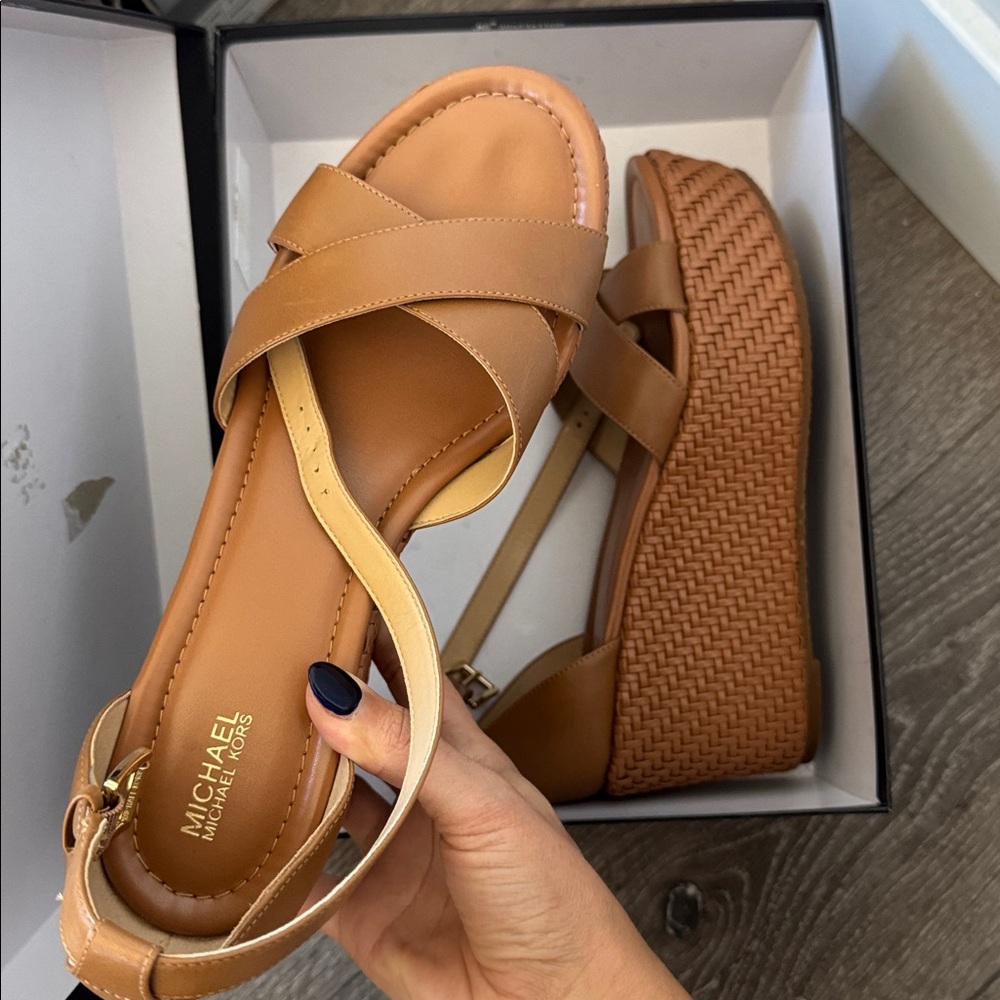 Michael Kors wedges - Picture 3 of 6